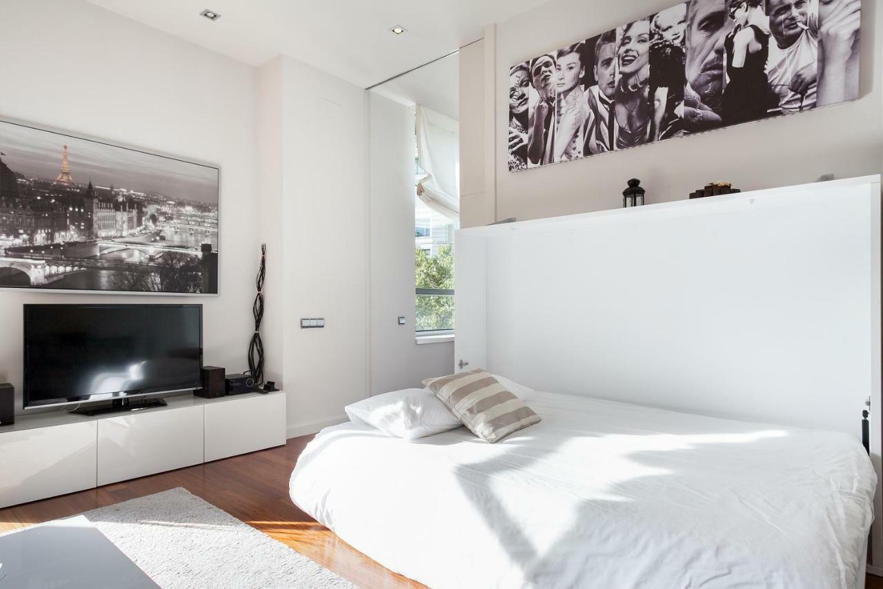 Uma Suites Passeig De Gracia 16 巴塞罗那 外观 照片