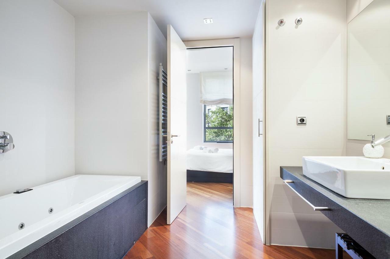 Uma Suites Passeig De Gracia 16 巴塞罗那 外观 照片